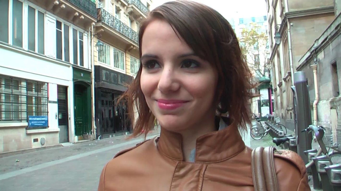 Andréa teste l'anal au Love Hôtel à Paris ! - Illicoporno.com