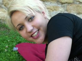 Orgie en plein air pour Célia, 22 ans ! | IllicoPorno