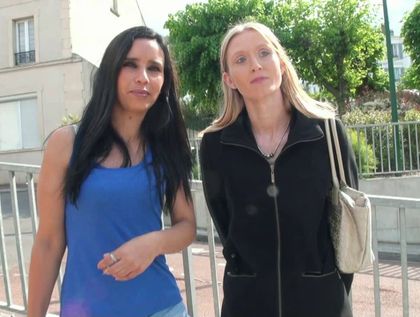 Partie fine lesbienne entre Kelly et Louna ! | IllicoPorno