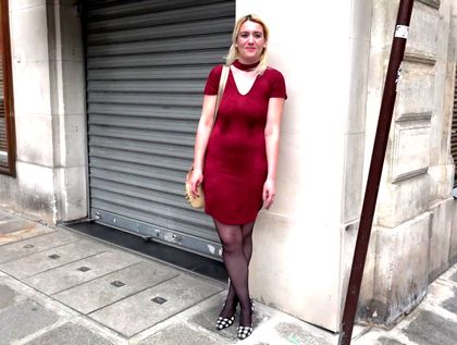 Alysée, jeune blonde de 22ans se laisse tenter par de la baise hard ! | IllicoPorno