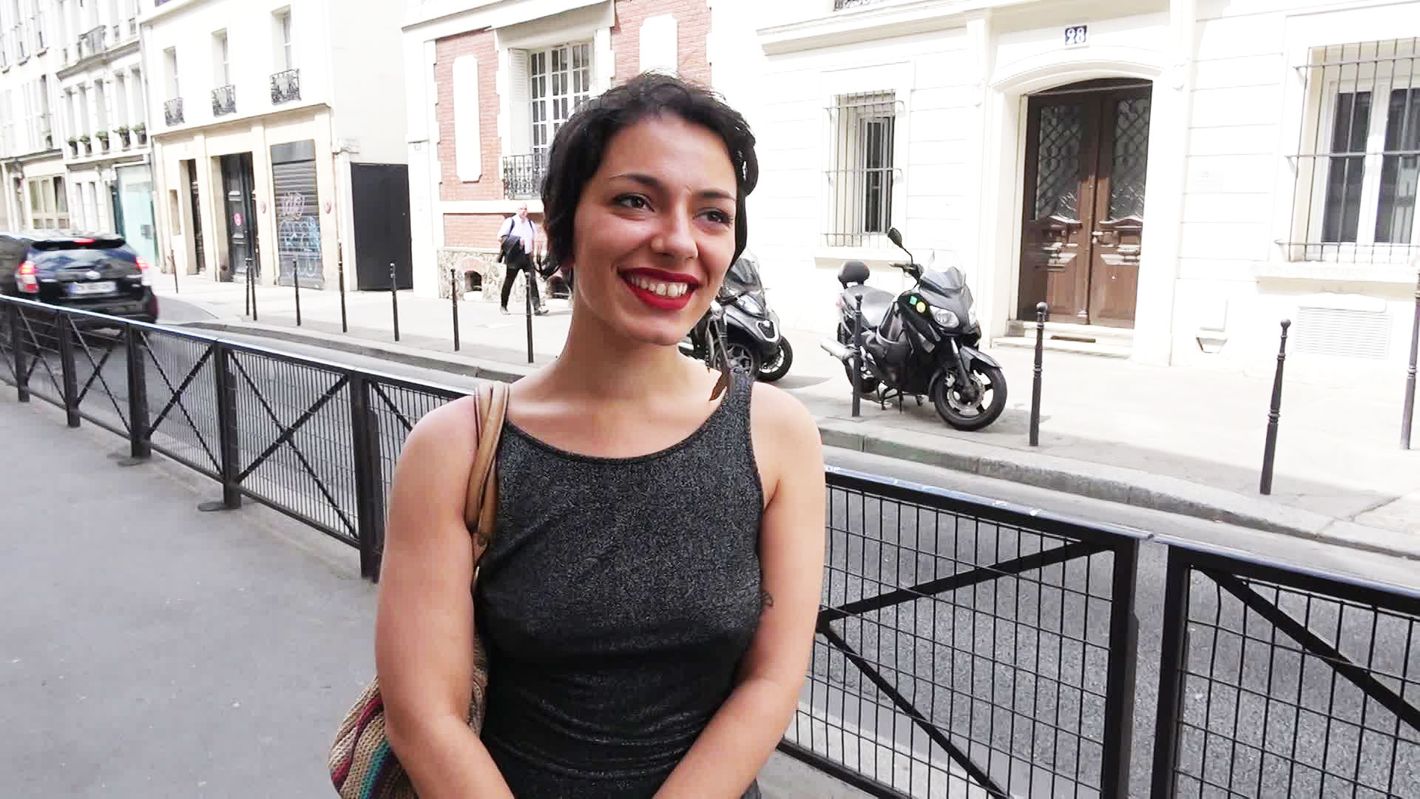 La jeune Zoé est toujours vierge de l'anus, mais elle ne va pas le rester très longtemps... - Illicoporno.com